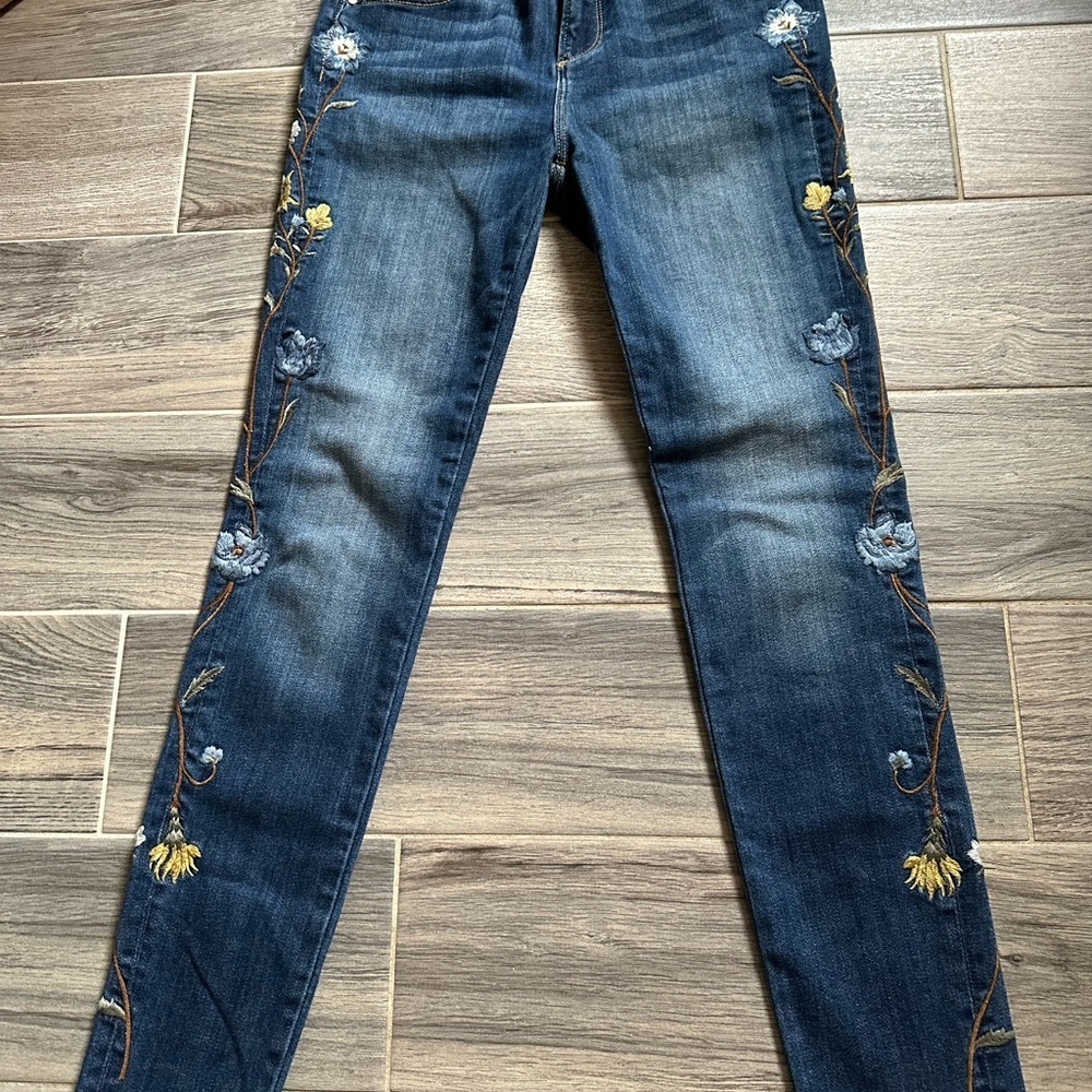 DRIFTWOOD Blue Skinny Jeans with Elegant Detailing - Picture 2 of 14